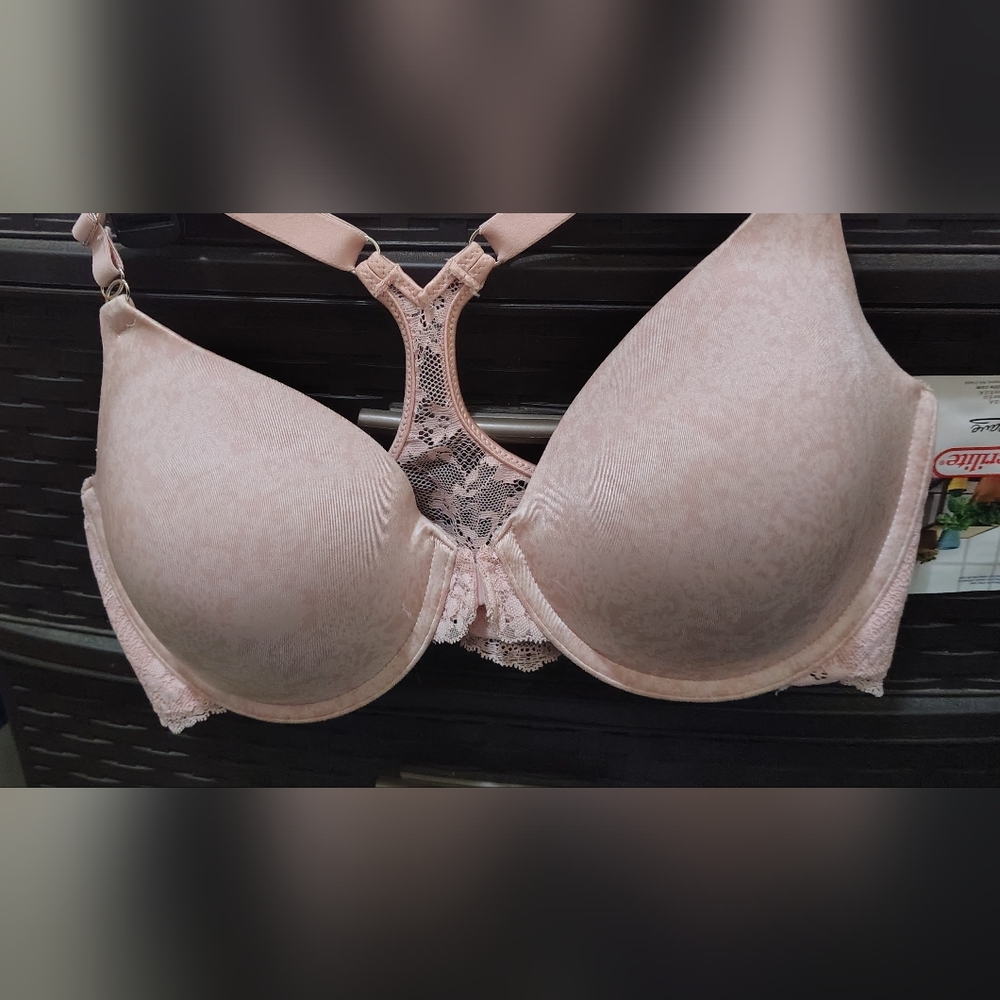 Maidenform 36D Front-Close Racerback Lace Bra.